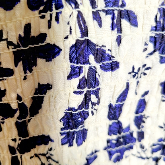 Old Navy Smocked Navy Blue & White Floral Print Dress, Size Large - Picture 6 of 11